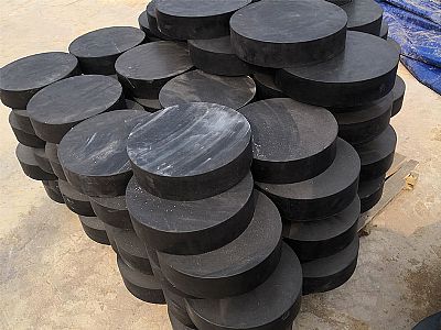 灯塔市板式橡胶支座由若干层橡胶片与薄钢板经加压硫化